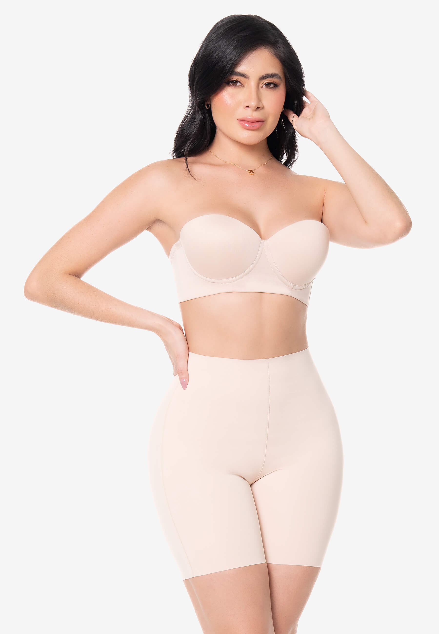 Curvia Short Julia invisible a la cintura media pierna Beige